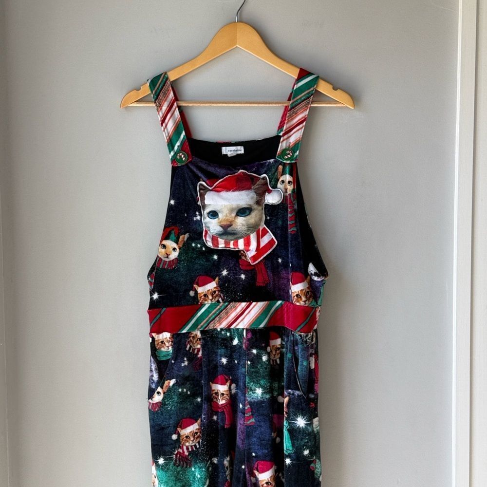 Christmas Cat Jumpsuit Eyeshadow Medium